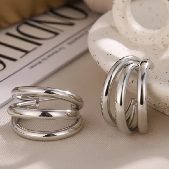 NWOT silver tone Triple Layer Hoop earrings - Picture 3 of 6